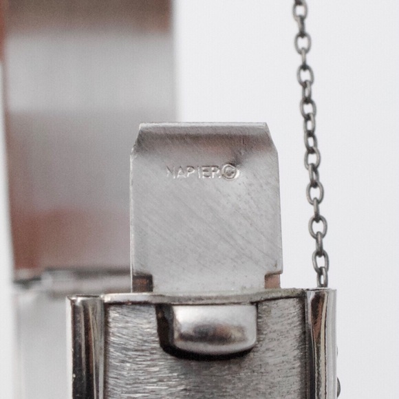 Vintage Napier Hinged Bangle Bracelet Silver Tone Brushed Satin Finish - Picture 4 of 5